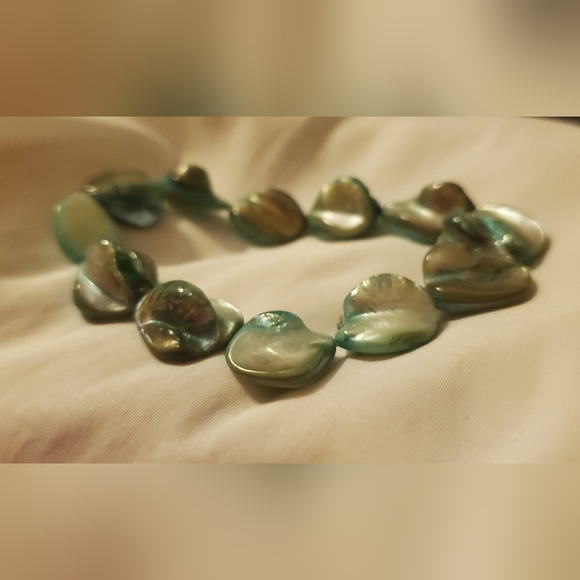 Shell Handmade Stretch Bracelet - Picture 2 of 10